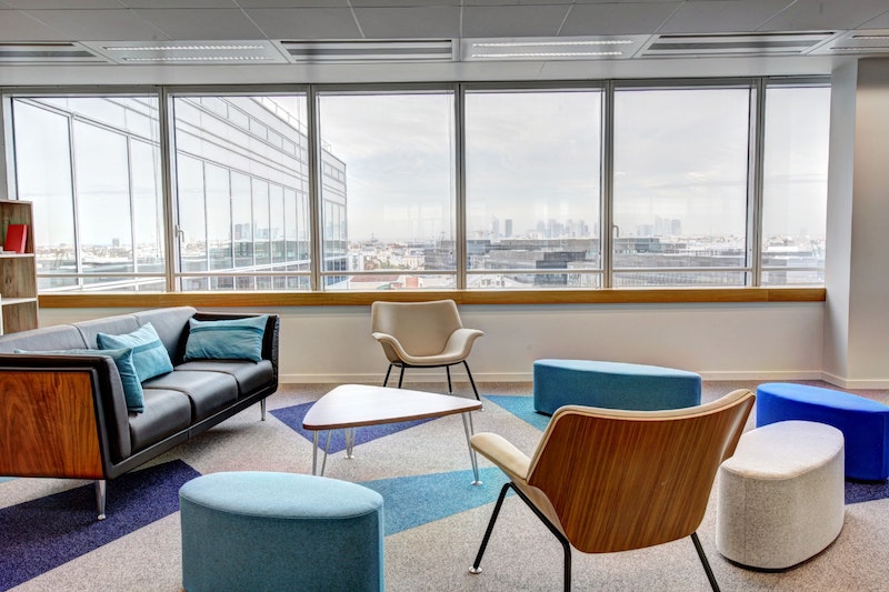 Las características de una oficina moderna que revolucionan el mundo laboral